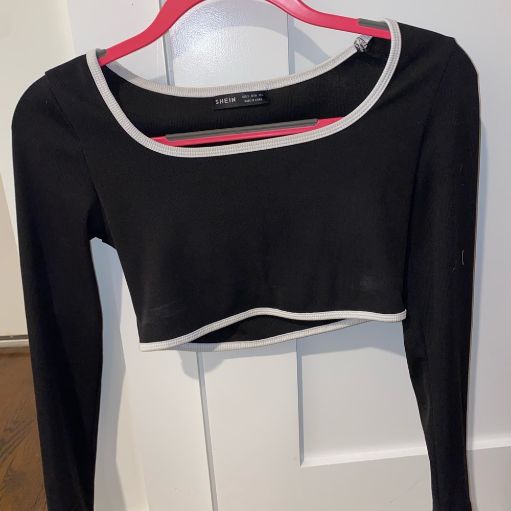 Long sleeve crop top